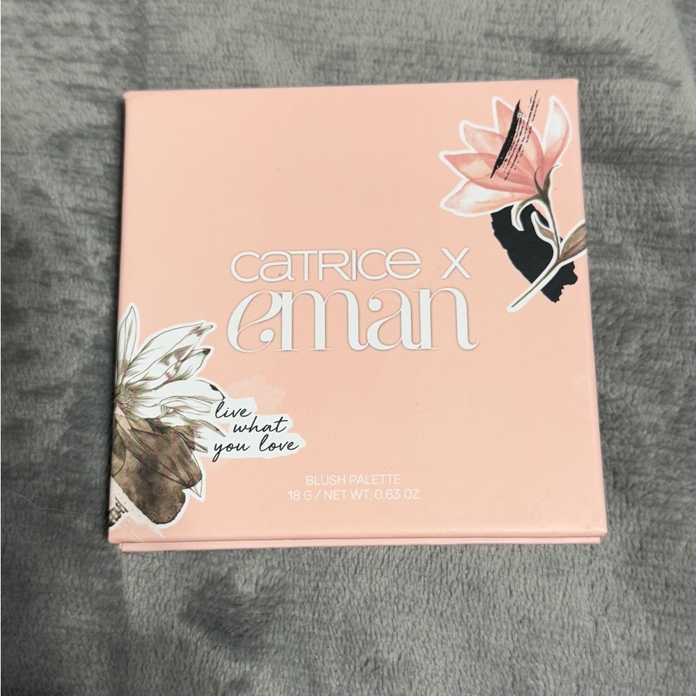 Live what you love blush pallet